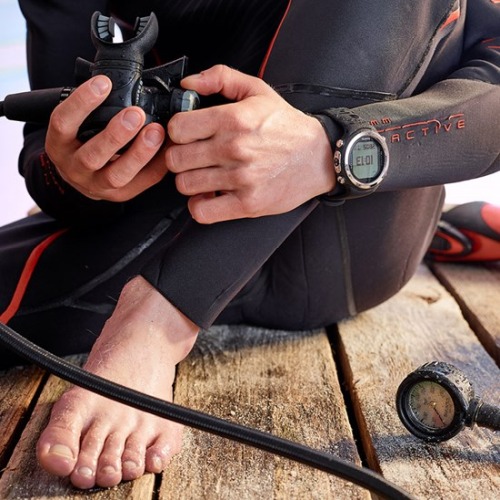 Компьютер для погружений Suunto D4i Novo, черный SS050277000 от прозводителя Suunto 
